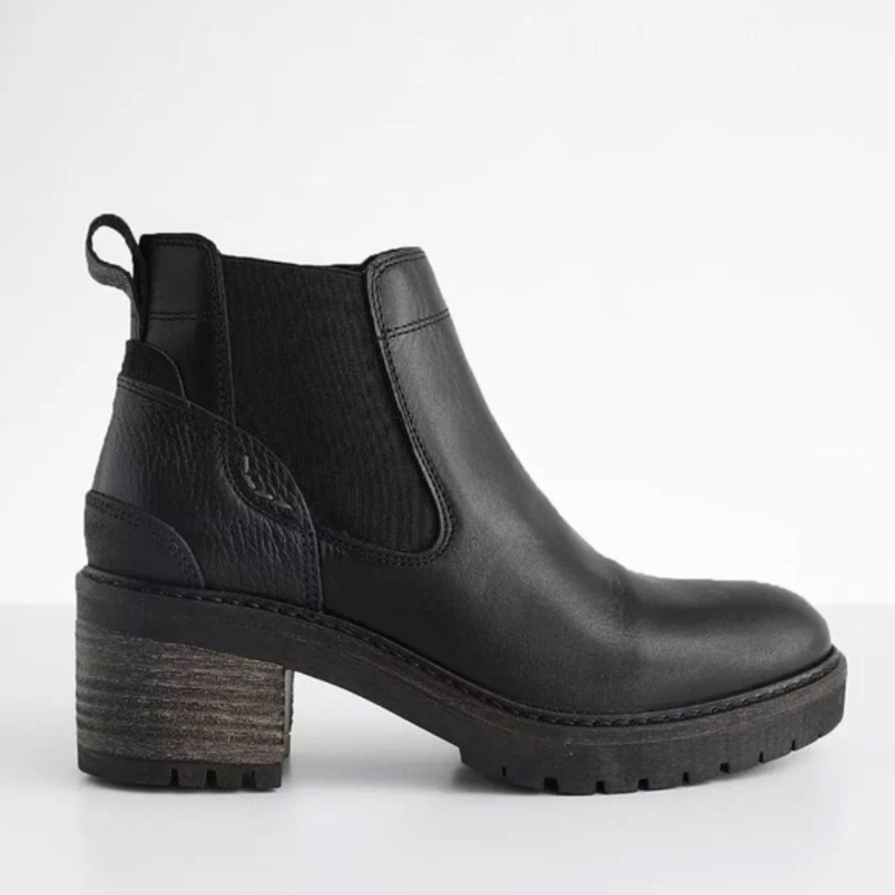 Bull Boxer | Cory Leather Chelsea‎ Block Heel Boot in Black